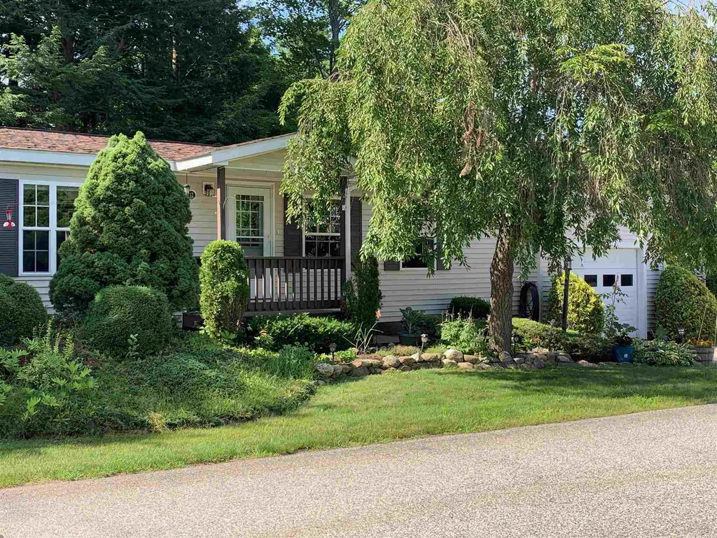 17 Magnolia Lane Belmont NH 03220