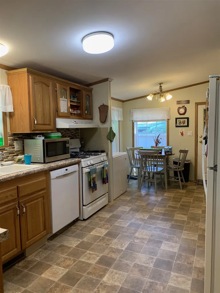 17 Magnolia Lane Belmont NH 03220