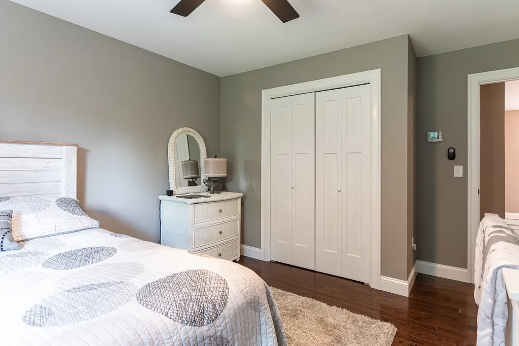 55 Stonehenge Road Londonderry NH 03053