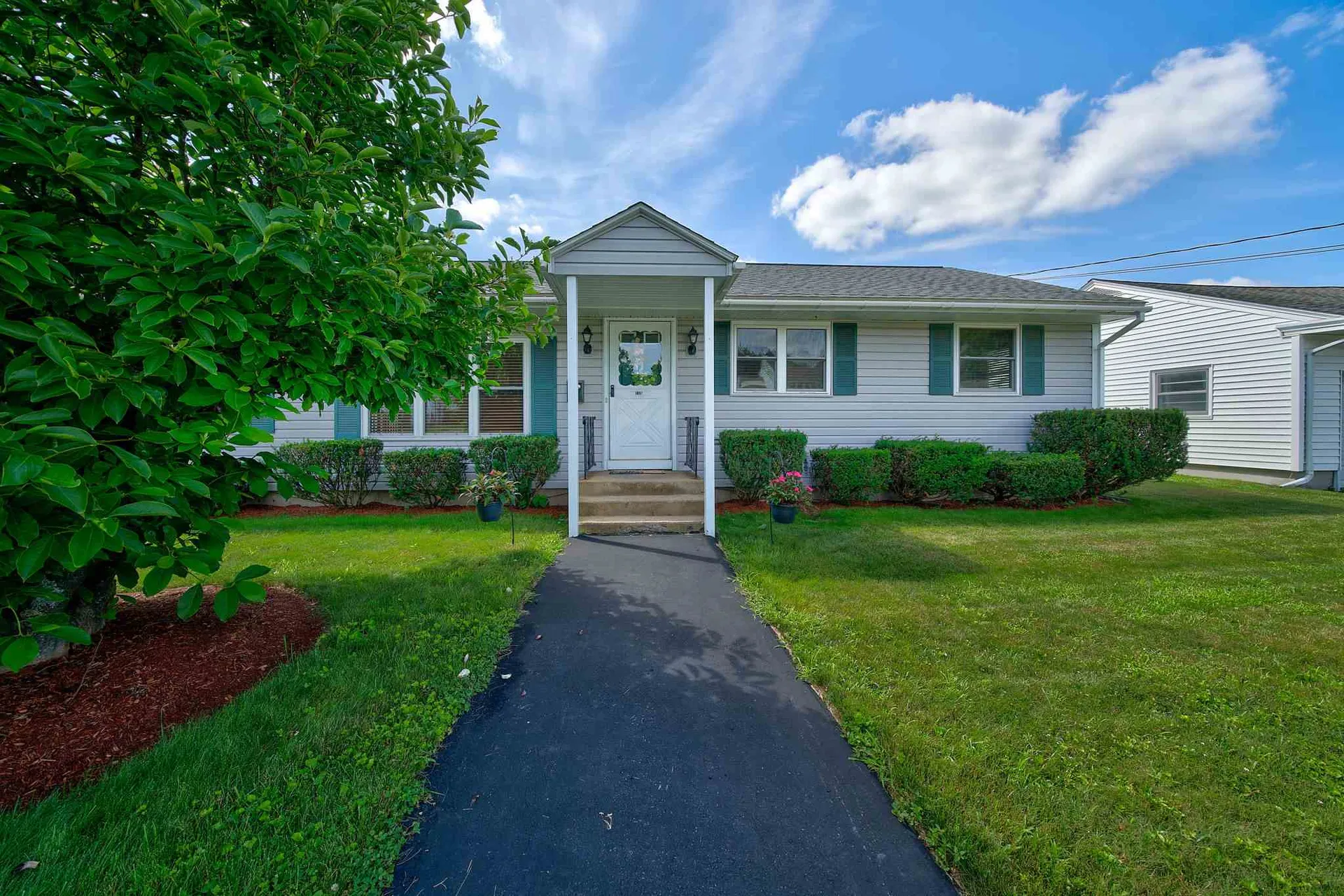 105 Miami Court Manchester NH 03103