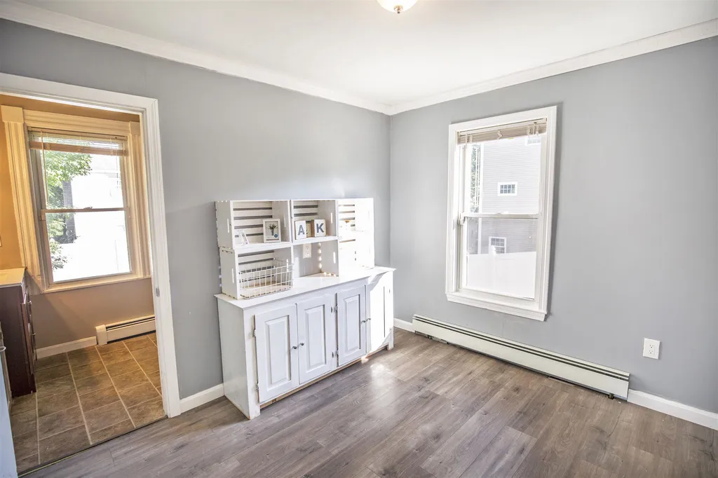 54 Hillside Avenue Derry NH 03038