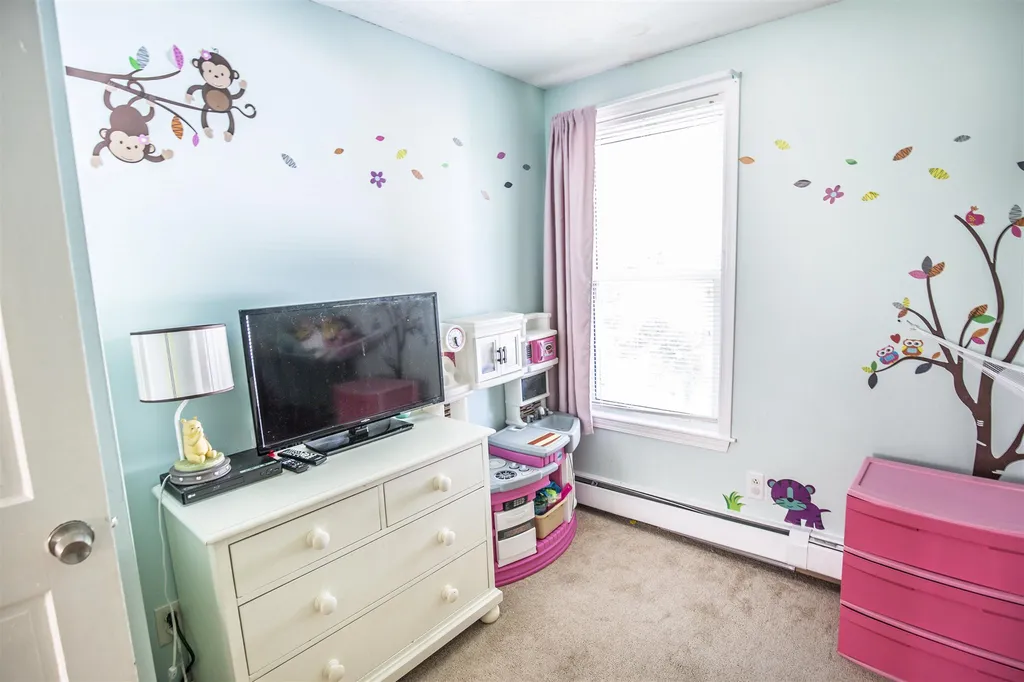 54 Hillside Avenue Derry NH 03038