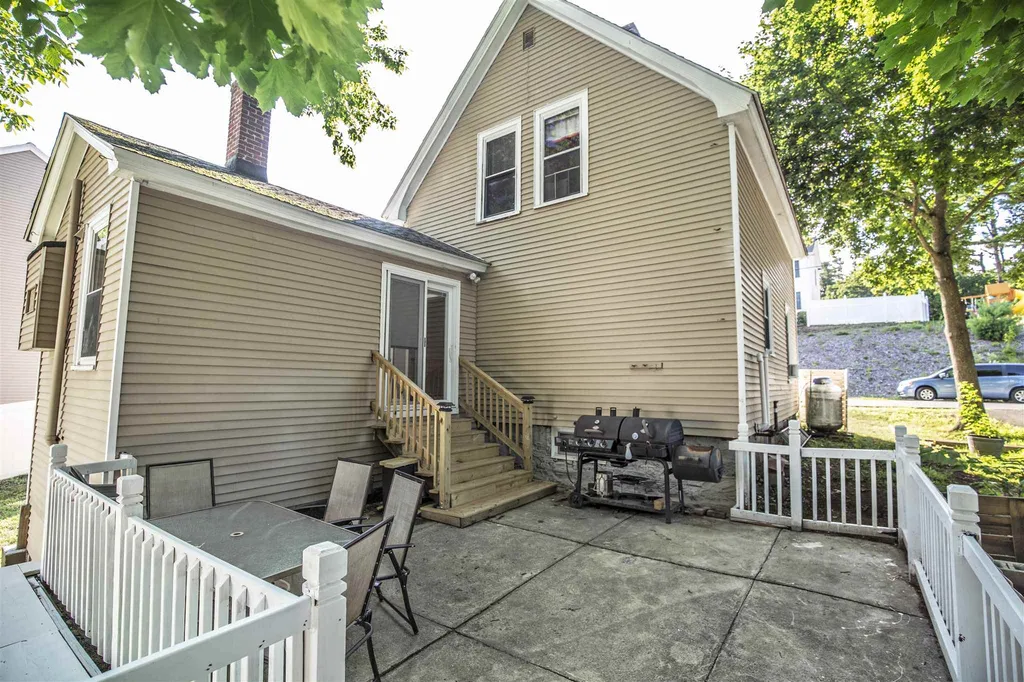54 Hillside Avenue Derry NH 03038