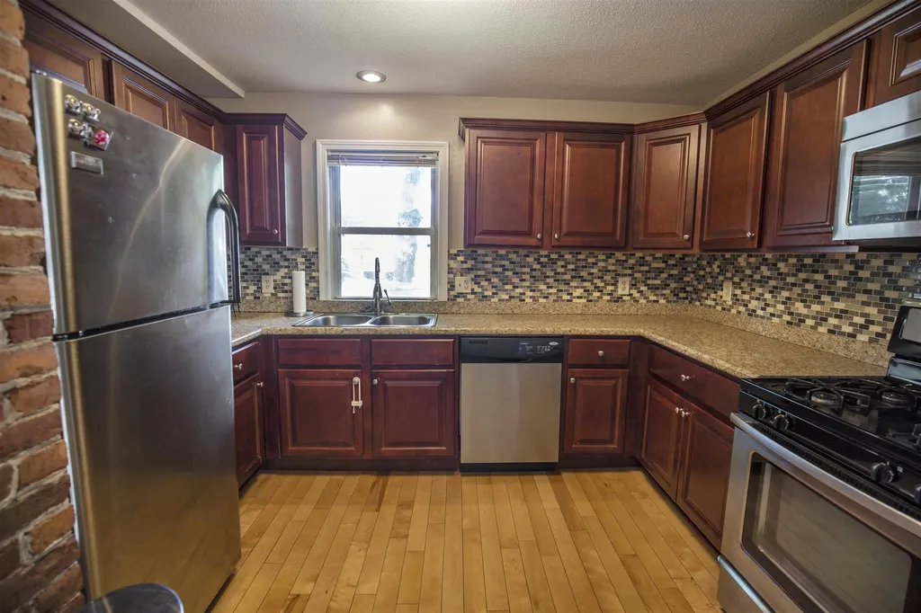 54 Hillside Avenue Derry NH 03038