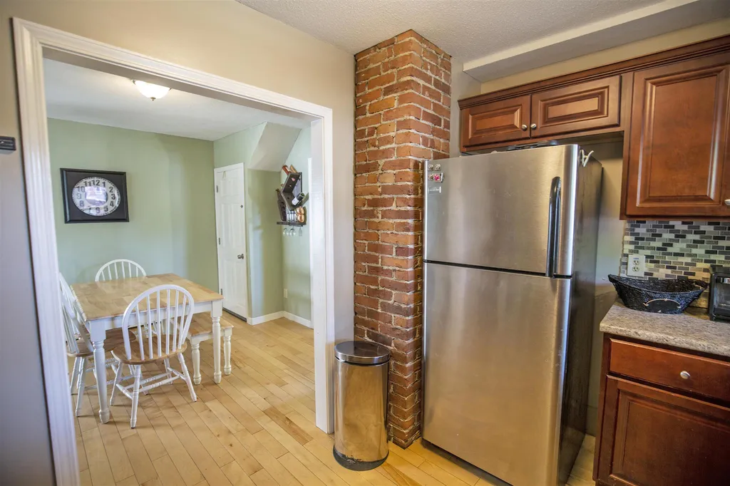 54 Hillside Avenue Derry NH 03038