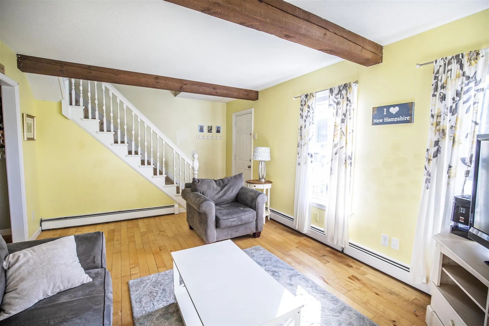 54 Hillside Avenue Derry NH 03038