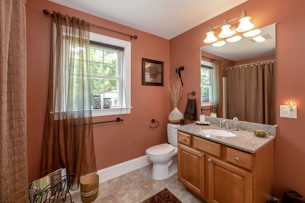 10 Arianna Drive Alton NH 03809