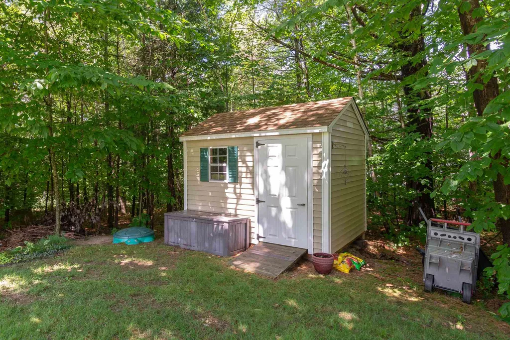 10 Arianna Drive Alton NH 03809