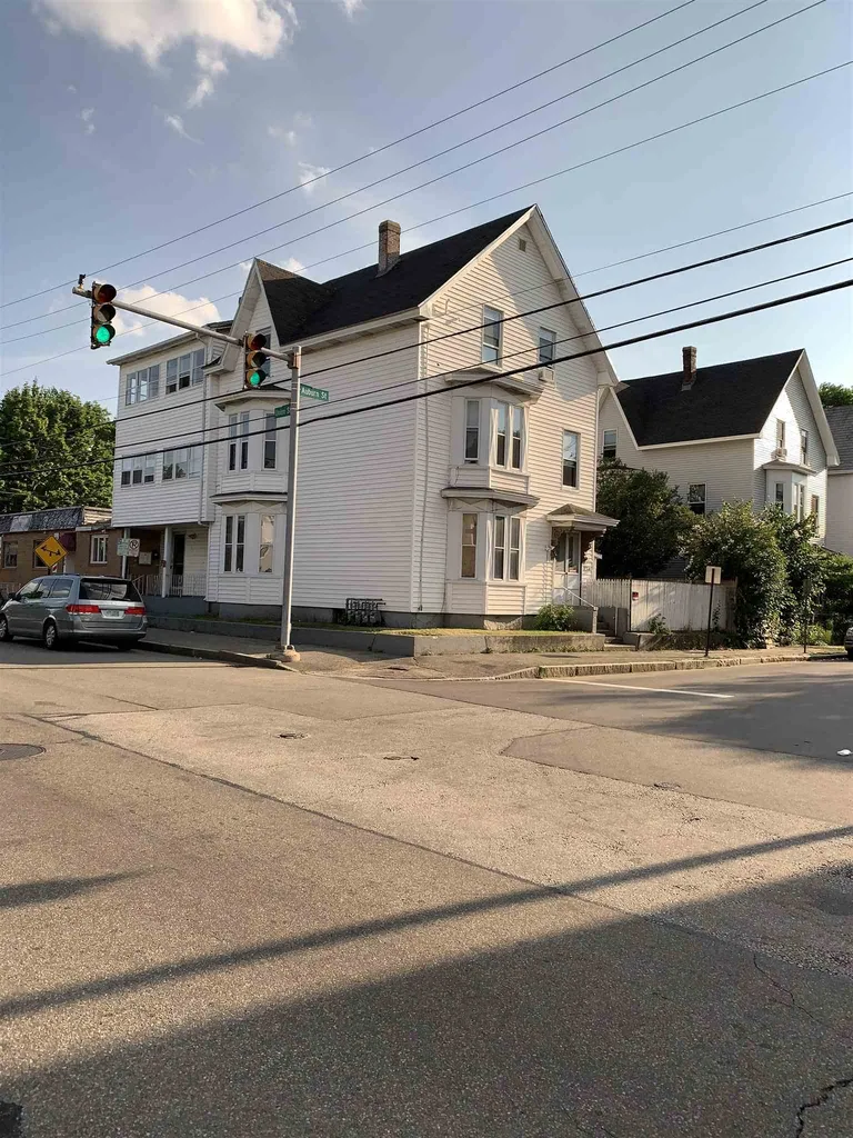 213 Auburn Street Manchester NH 03103