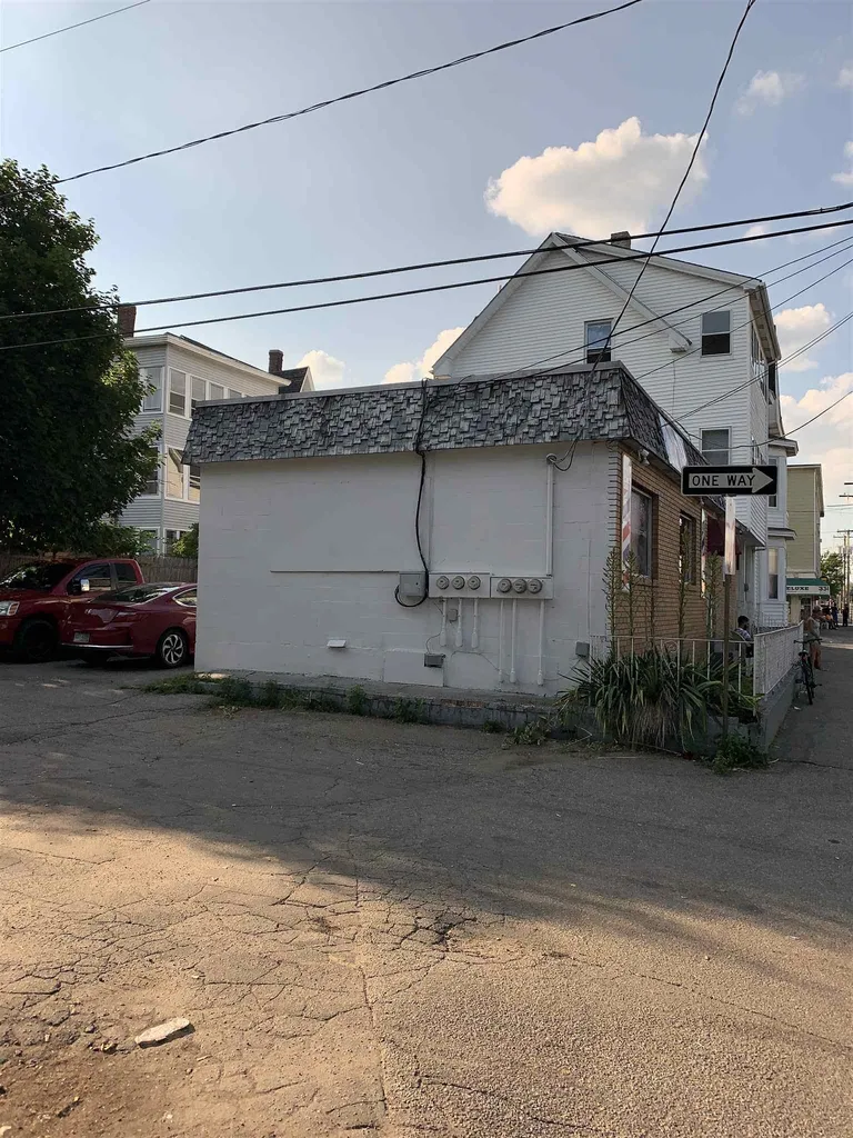 213 Auburn Street Manchester NH 03103