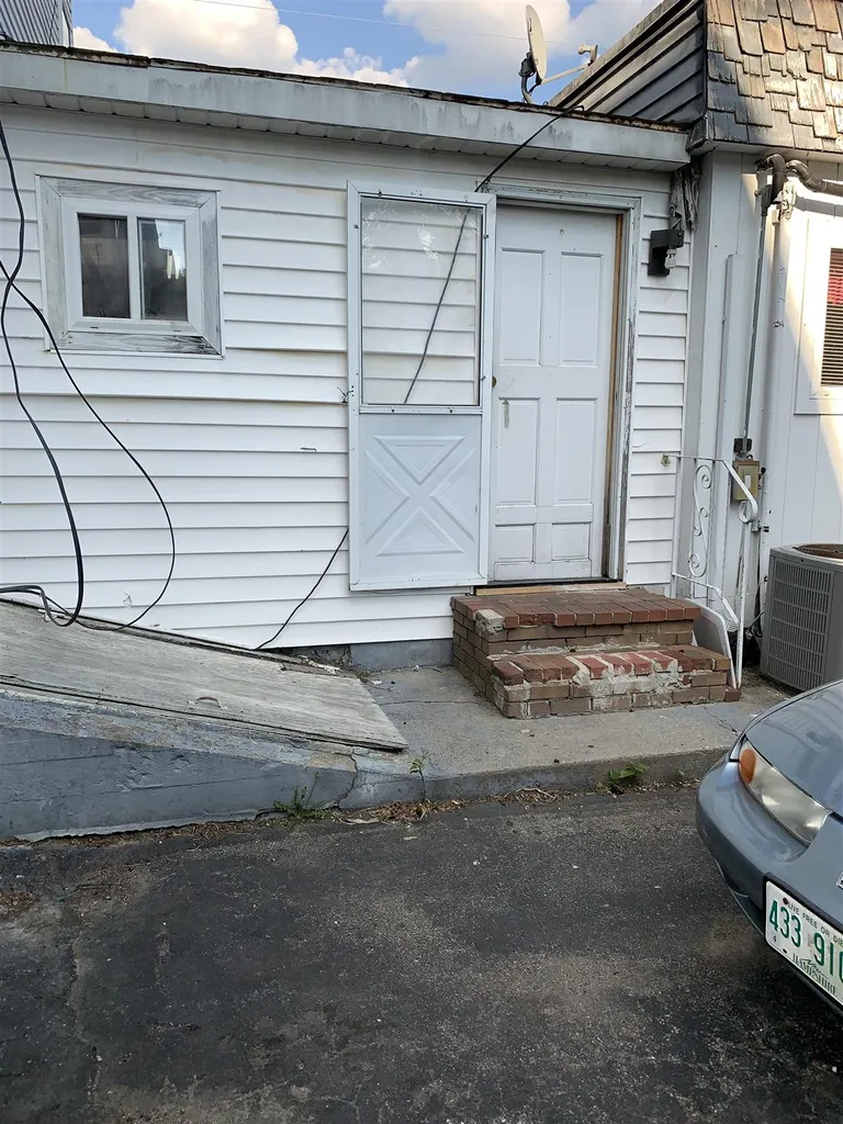 213 Auburn Street Manchester NH 03103