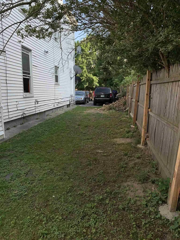 213 Auburn Street Manchester NH 03103