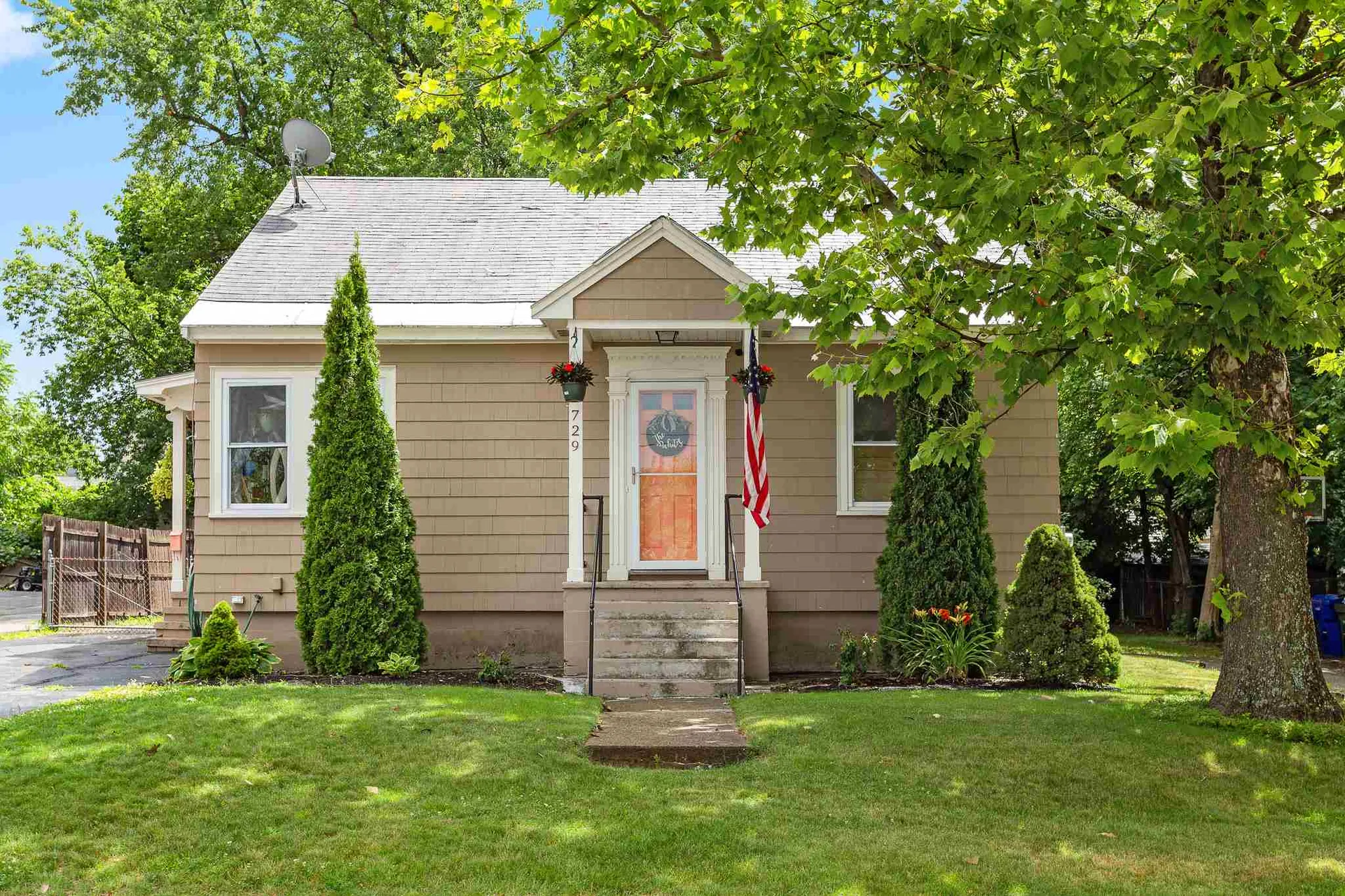 729 Dix Street Manchester NH 03103