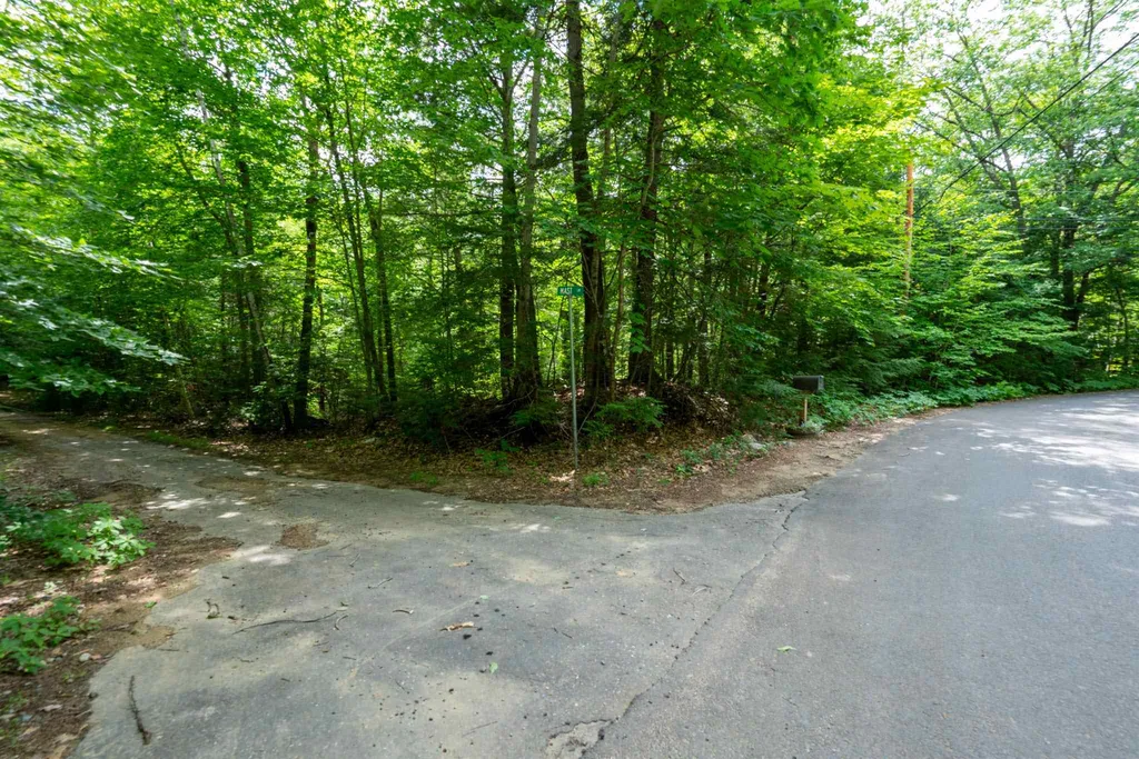 9 Mast Lane New Hampton NH 03256