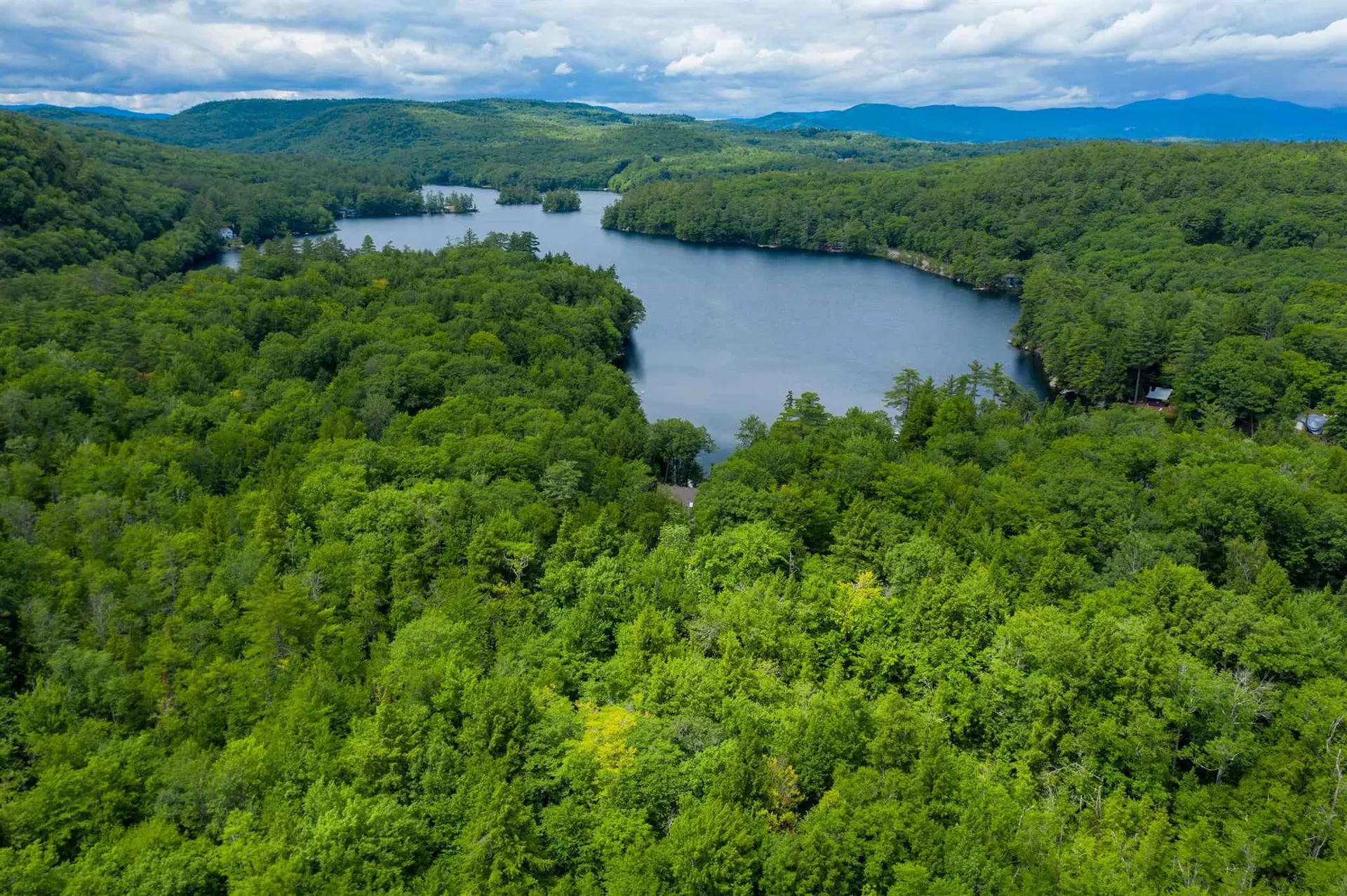 9 Mast Lane New Hampton NH 03256