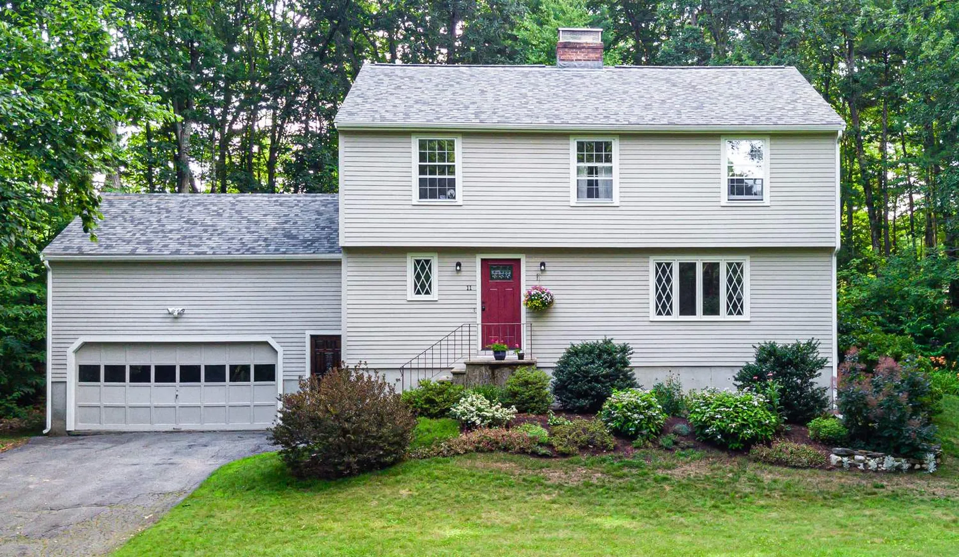 11 Dena Avenue Merrimack NH 03054
