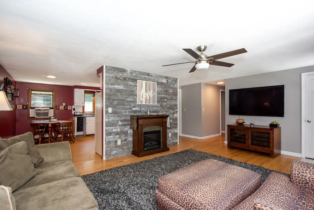 85 Lowell Street Rochester NH 03867