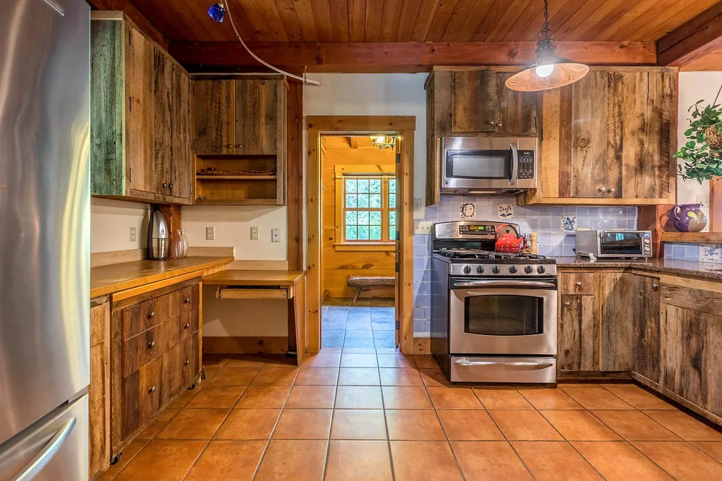 253 Spruce Lane Peru VT 05152