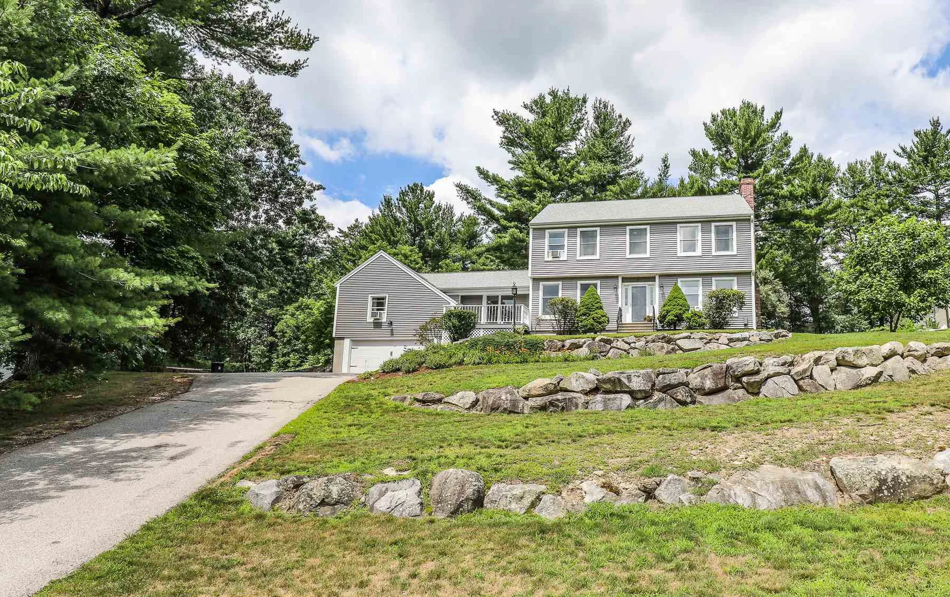 27 Rangers Drive Hudson NH 03051