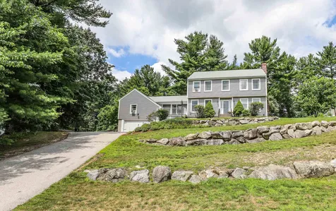 27 Rangers Drive Hudson NH 03051