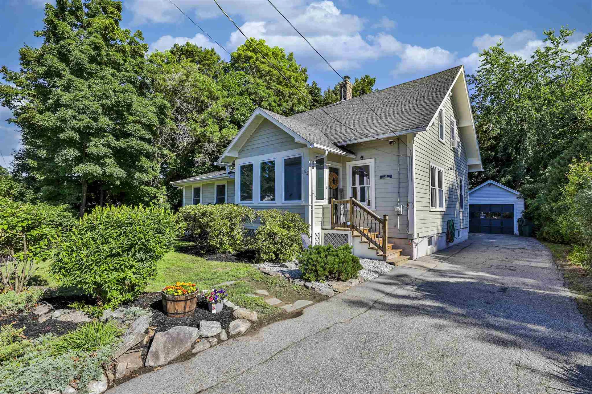 53 Riddle Place Manchester NH 03102