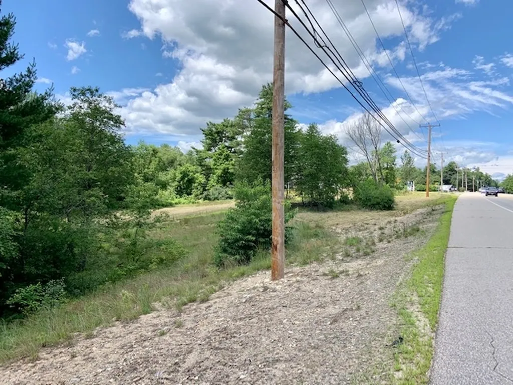 174 Farmington Road Rochester NH 03867