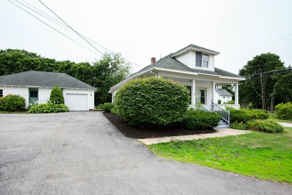 25 Rochester Hill Road Rochester NH 03867
