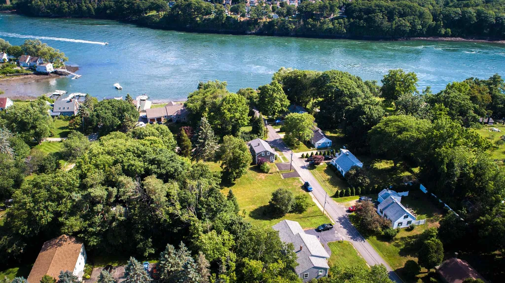 23 Grover Avenue Eliot ME 03903