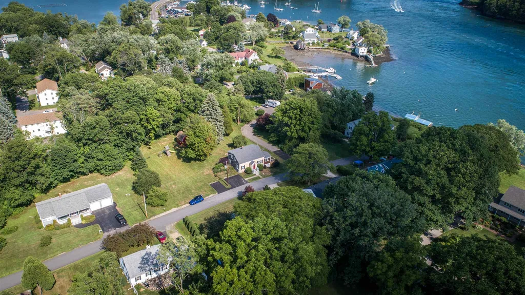 23 Grover Avenue Eliot ME 03903