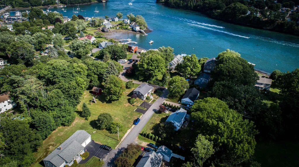 23 Grover Avenue Eliot ME 03903