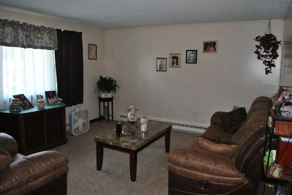 6 Therese Road Salem NH 03079