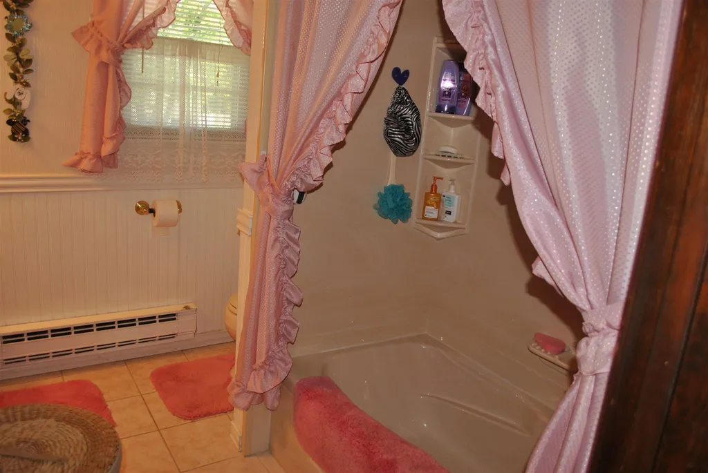 6 Therese Road Salem NH 03079