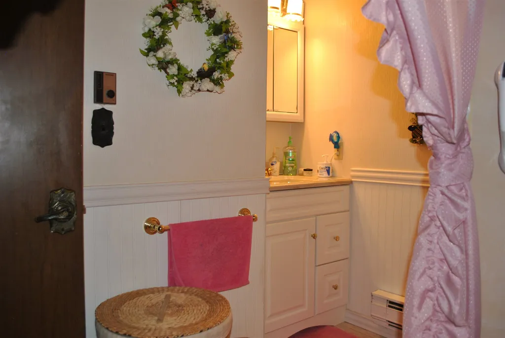 6 Therese Road Salem NH 03079