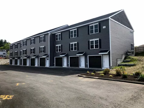 3 Nutfield Court Derry NH 03038