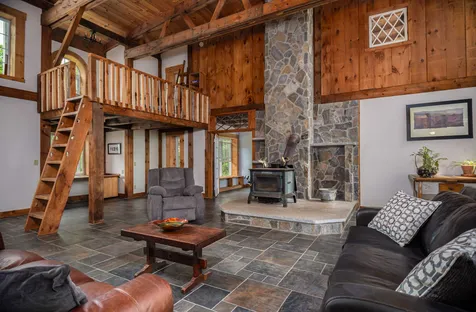 9 Caldwell Lane Lee NH 03861
