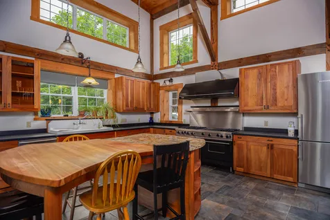 9 Caldwell Lane Lee NH 03861