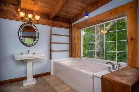 9 Caldwell Lane Lee NH 03861