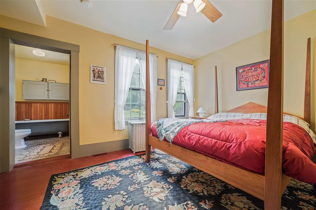 1575 Cleveland Hill Road Tamworth NH 03886