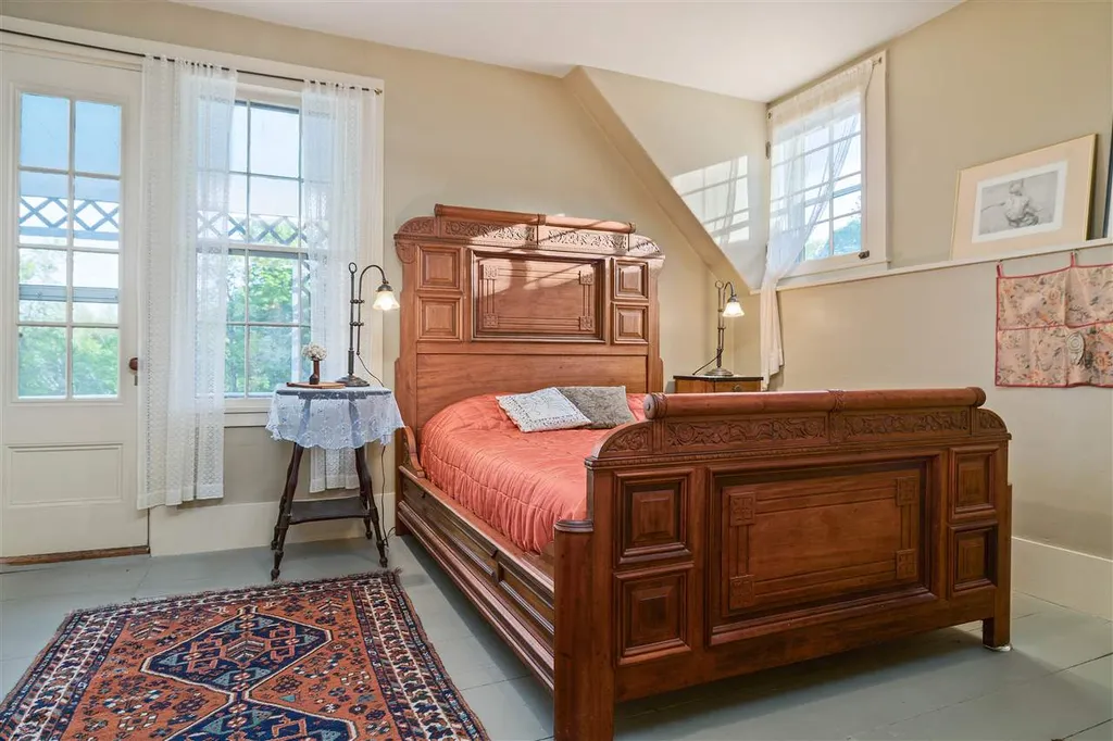 1575 Cleveland Hill Road Tamworth NH 03886