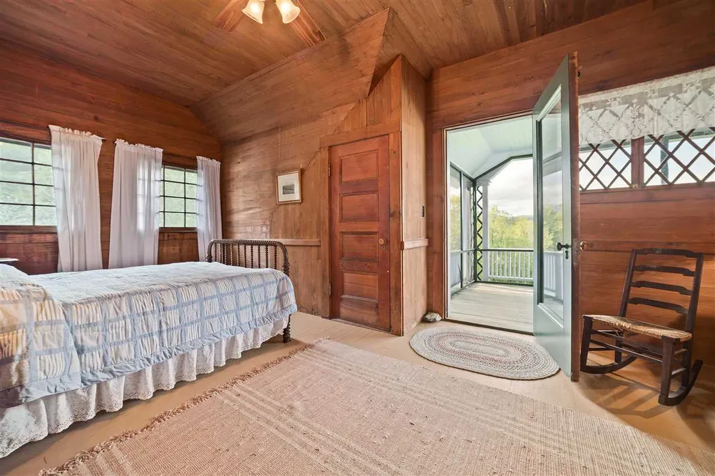 1575 Cleveland Hill Road Tamworth NH 03886