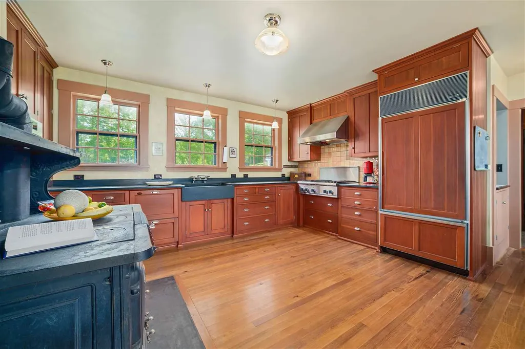 1575 Cleveland Hill Road Tamworth NH 03886