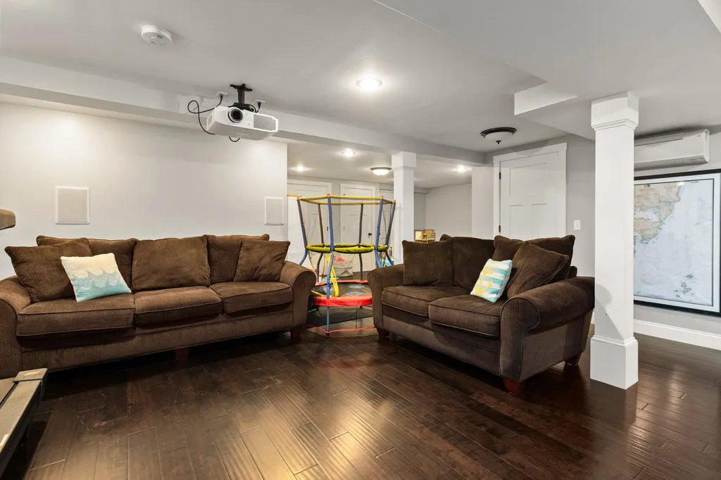 505 Kearsarge Way Portsmouth NH 03801