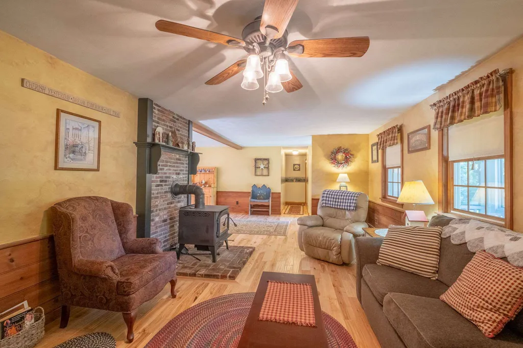32 Ferrin Street Hill NH 03243