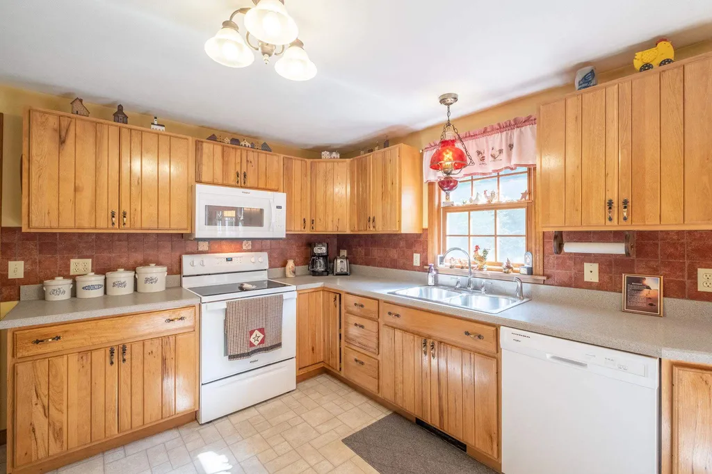 32 Ferrin Street Hill NH 03243