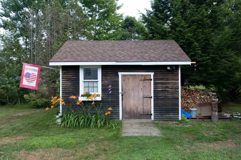 32 Ferrin Street Hill NH 03243
