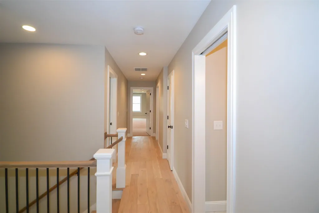 19 Treat Farm Road Stratham NH 03885