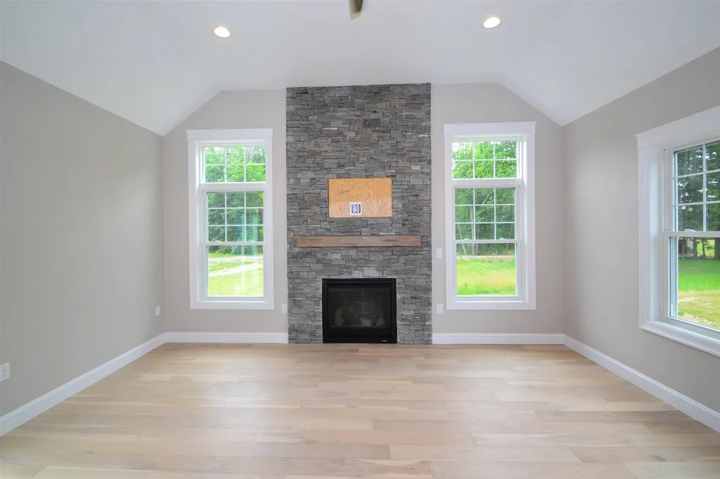 19 Treat Farm Road Stratham NH 03885