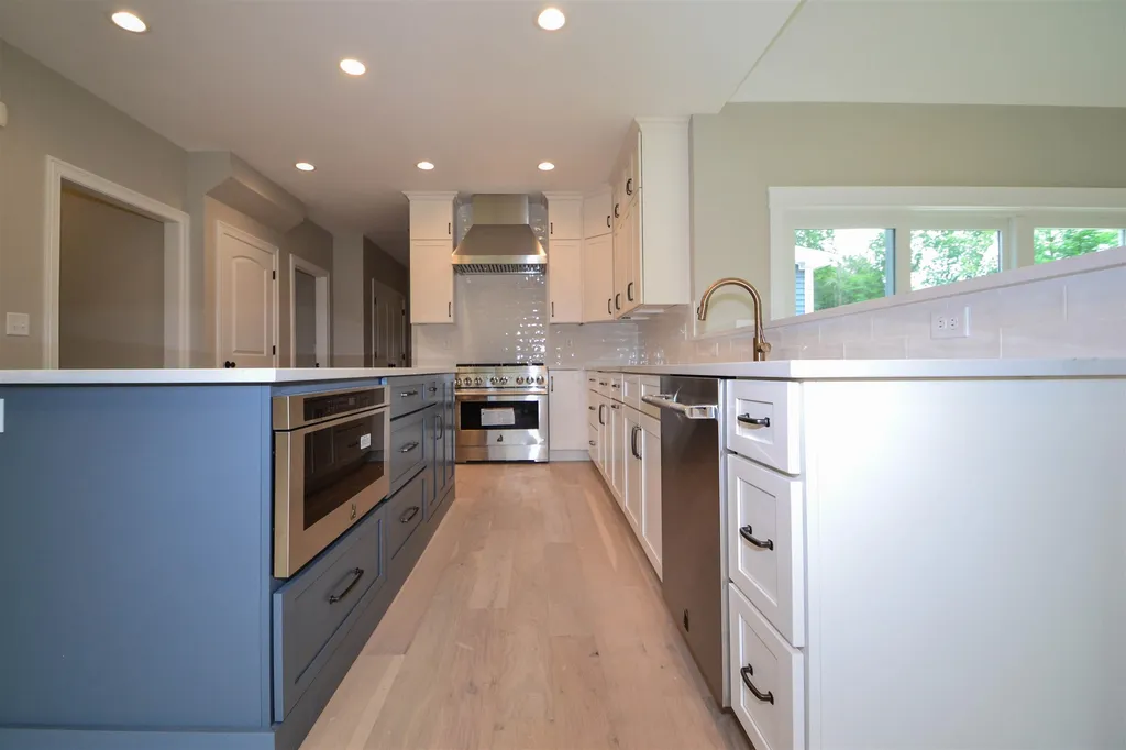 19 Treat Farm Road Stratham NH 03885