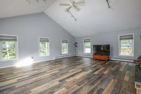 59 Oriole Drive Bedford NH 03110