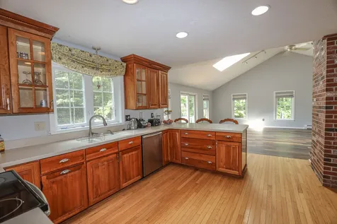59 Oriole Drive Bedford NH 03110